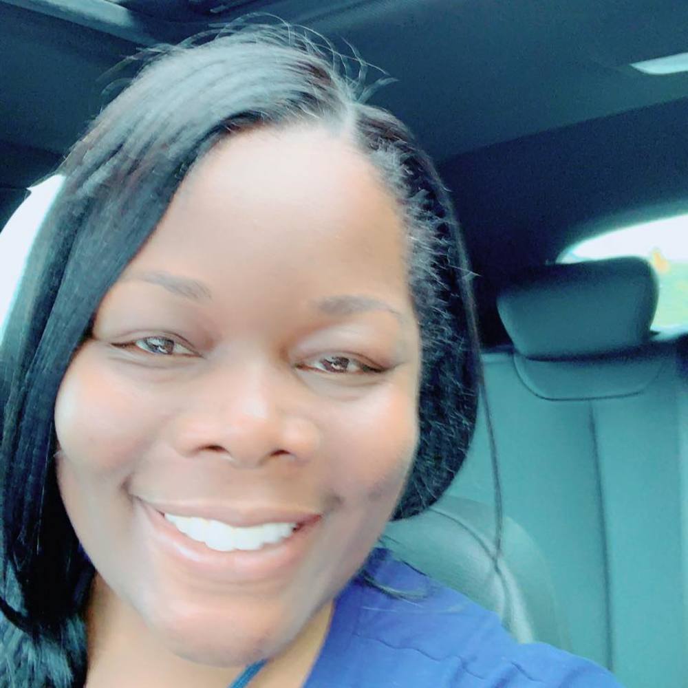 Meet your Posher, Desiree